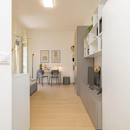 Comfy & Chic Near Universita Iulm & Famagosta-ideal For Work