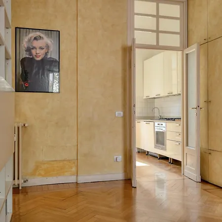 Joivy Warm & Airy Flat Near The Centre דירה *