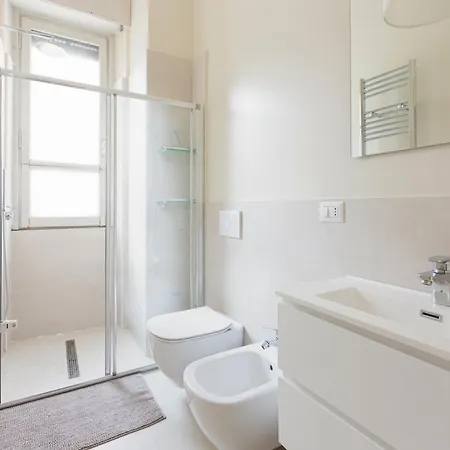 Guesthost - Porta Ticinese - Modern Apartment Milan