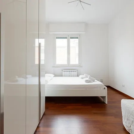 Guesthost - Lorenteggio Gelsomini Cozy Apartamento