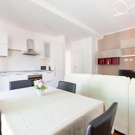 Guesthost - Lorenteggio Gelsomini Cozy *