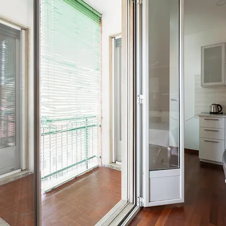 Guesthost - Lorenteggio Gelsomini Cozy * Milán