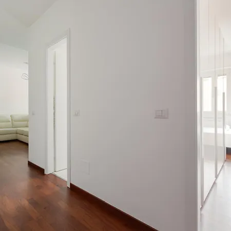 Guesthost - Lorenteggio Gelsomini Cozy * Milán