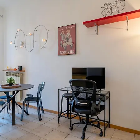 Easylife - - Crema 15 - Porta Romana بيت ريفي *