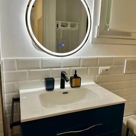 Lr Deluxe - Porta Venezia - Bilocale Con Giardino Privato Apartmán *
