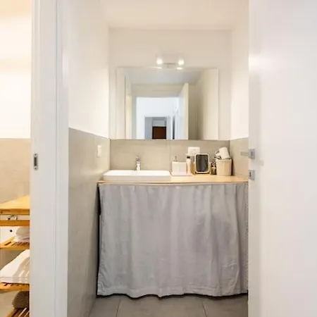 Casa Nel Centro Storico Di Milano, Conciliazione *