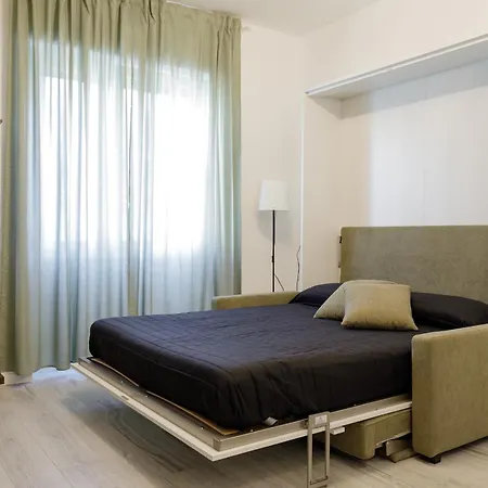 Pieno Centro Di Per Gruppi, Famiglie E Viaggi Di Lavoro Milano