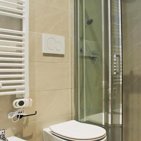 Apartman Yr - Ticinese *