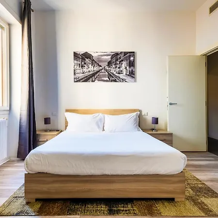 Exclusive 3 Bedrooms Near Duomo Милан