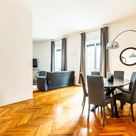 Exclusive 3 Bedrooms Near Duomo Апартаменты *