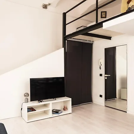 Youhosty - Porta Romana Dx Apartman