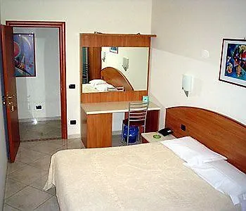 فندق Hotel2000