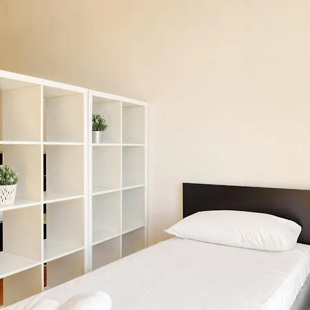 Joivy Stylish 2br Flat Next To Navigli Apartman *