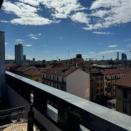 Apartment Isola- Attico Con Balcone Milan