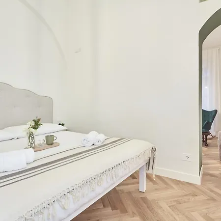 Easylife - Eleganza E Chic In Centro-duomo Appartamento *