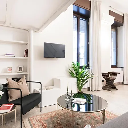 Easylife - Accogliente Monolocale In Via Torino, Posizione Perfetta Per Scoprire La