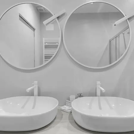 Casa Nanda - Flat Near Navigli And Tortona Area Apartman