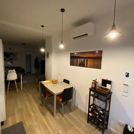 Yea - Your Exclusive Loft Next To Station *