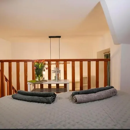 Lepontina 13 Apartment