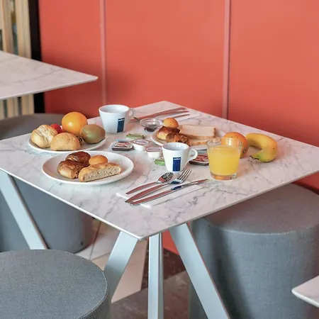 Center Duomo فندق