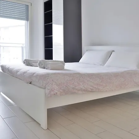 Luxury 3 Bedroom 100 Mq Next To Rho Fiera And San Siro Apartment *