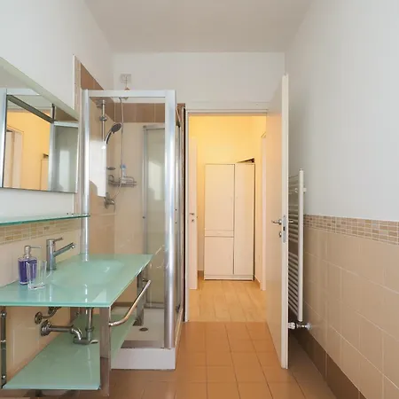 Primopiano - Bonomi B Appartement *