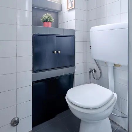 Classic Commenda - Porta Romana Apartamento