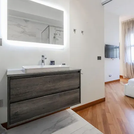 San Babila Luxury - In The Heart Of Fashion Disctrict Apartment *