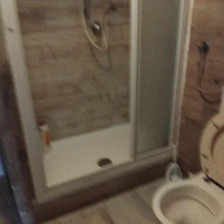 4 Rooms,2free Parking Station Central *