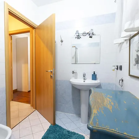 Giulia By Interhome Apartment Mailand