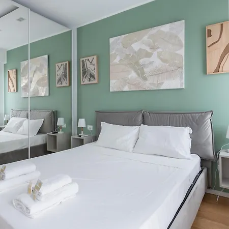 Easytopstay - Corso Sempione Modern Flat ミラノ