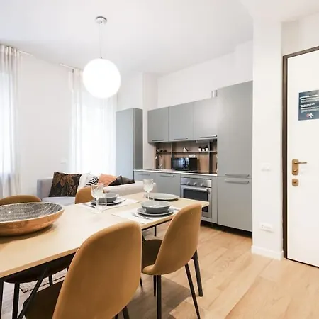 Easylife - - Achille Zezon 8 - * Milano