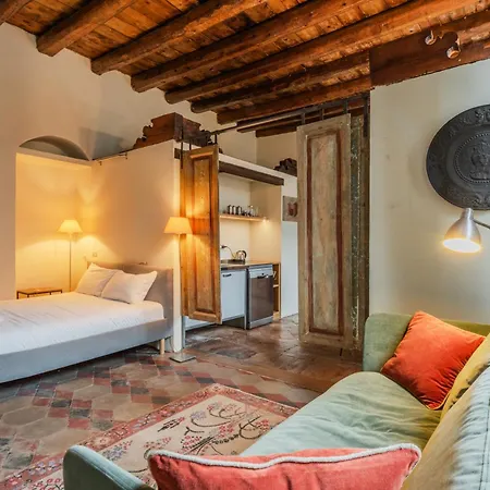 Easytopstay - Porta Garibaldi Antique Charm