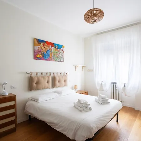 Cozy Prada M3 Apartman