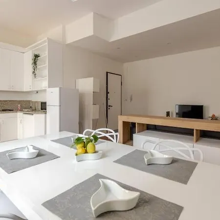 Apartment Like At - Close To Metro, Stadio San Siro, Duomo, Con Parcheggio Privato