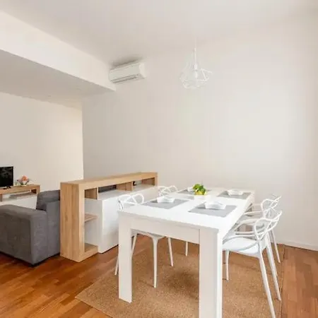 Like At - Close To Metro, Stadio San Siro, Duomo, Con Parcheggio Privato Milan