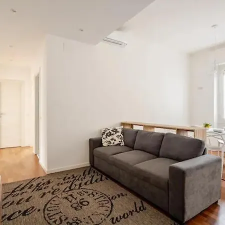 Apartment Like At - Close To Metro, Stadio San Siro, Duomo, Con Parcheggio Privato Milan
