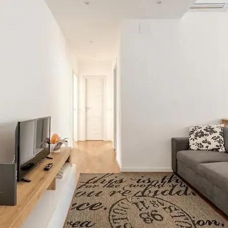 Like At - Close To Metro, Stadio San Siro, Duomo, Con Parcheggio Privato Apartment