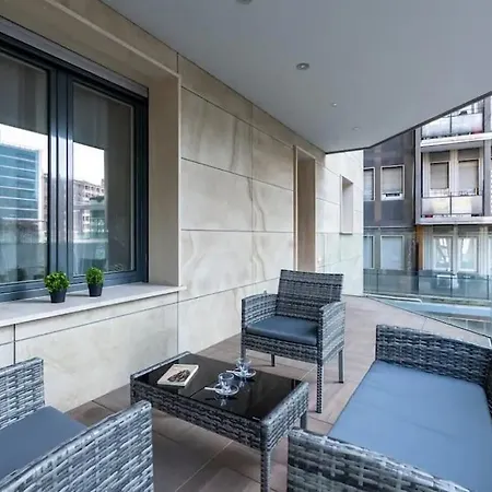 Station, 4-bed With Terrace