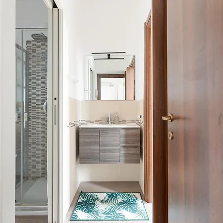 Apartament Guesthost - Darsena Navigli - Porta Genova M2 Mediolan