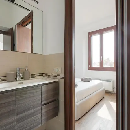 Apartament Guesthost - Darsena Navigli - Porta Genova M2