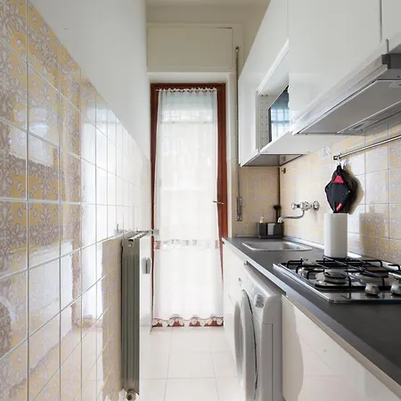 Apartment Guesthost - M1 Gambara Balcony *