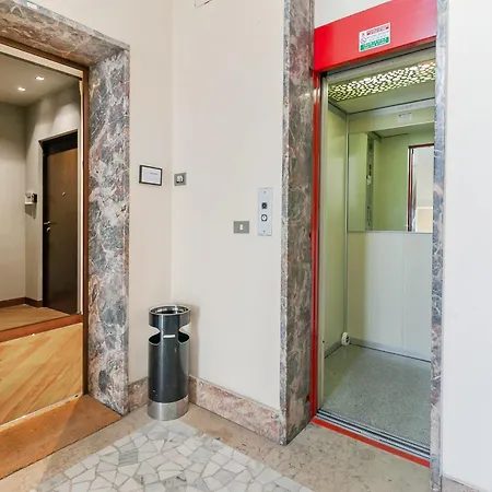 شقة San Babila Prestige - A Few Steps From Duomo *