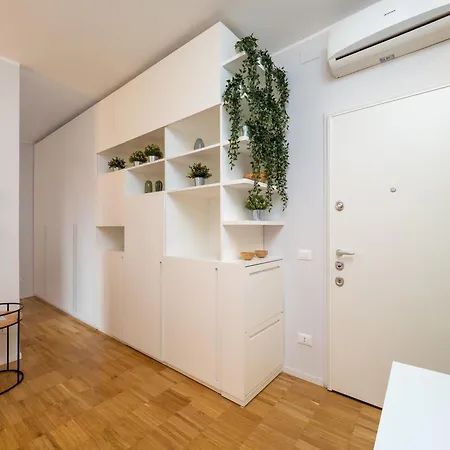 Apartment Keys Of Italy - Melloni 4 / Mustard Revolution Milan