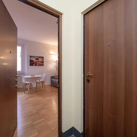Apartman Keys Of Italy - Melloni 4 / Mustard Revolution *
