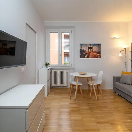 Keys Of Italy - Melloni 4 / Mustard Revolution Apartment Milan