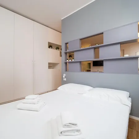 Keys Of Italy - Melloni 4 / Mustard Revolution Apartman