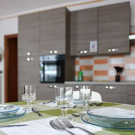 Urban Balcony Hideaway - 3 People Lägenhet