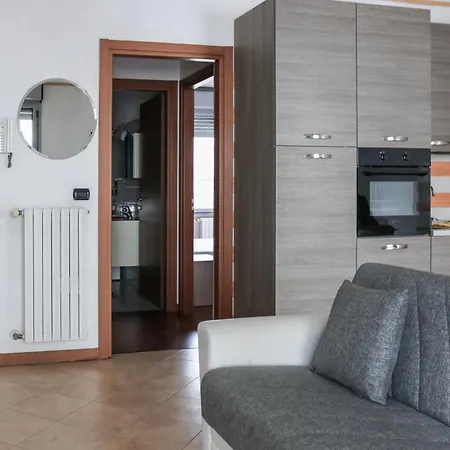 Urban Balcony Hideaway - 3 People Apartament Mediolan