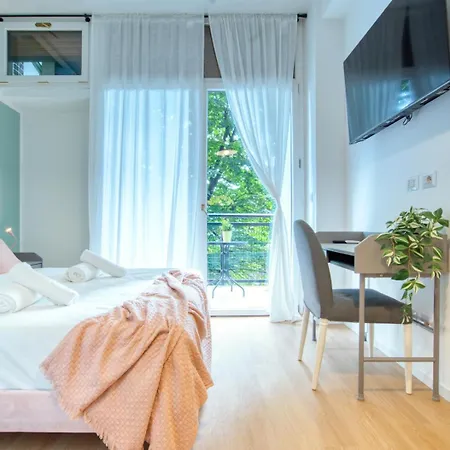 Pensión Italianflat - Elegant With Balcony In Navigli 4*